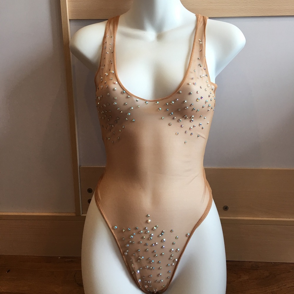 nude set